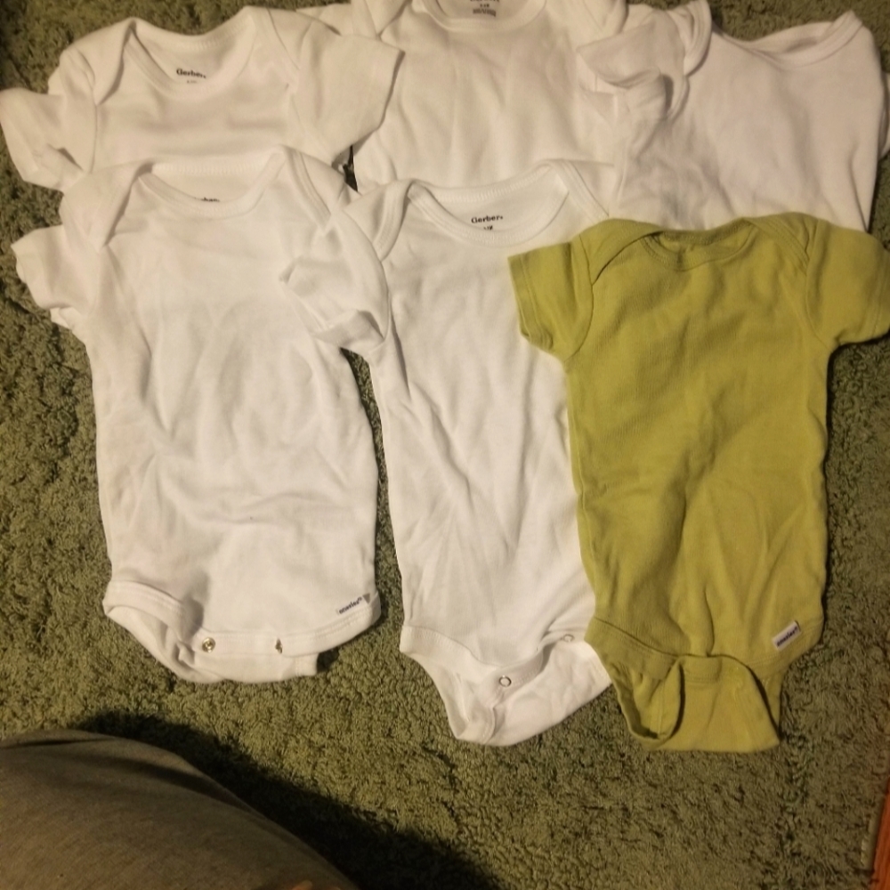 Gerber classic onsies- never worn